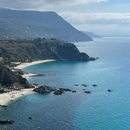 לינה וארוחת בוקר Calabria Mare 4*